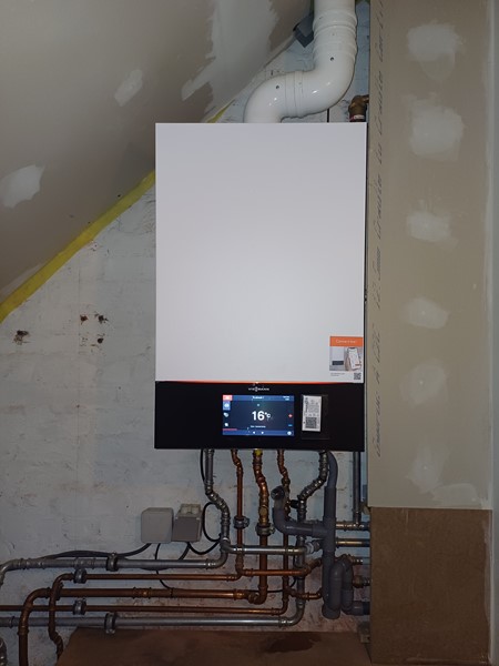 Vitodens 200-W combi onder een schuin dak in Mortsel